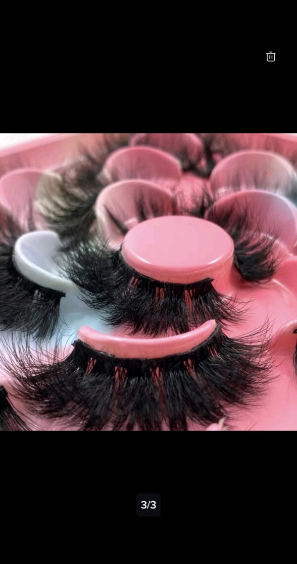 Queens false eyelashes 7 pair - Image 2